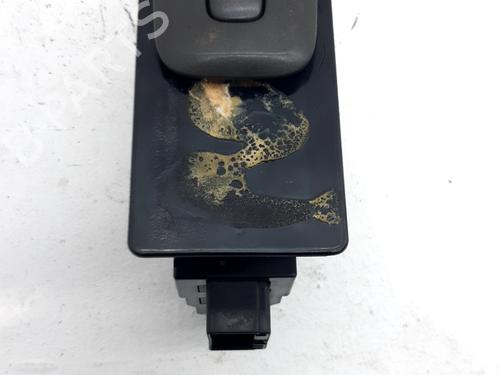 right-front-window-switch-volvo-s60-i-384-2000-2001-2002-2003-2004-2005-2006-2007-2008-2009-2010-32256768 main image