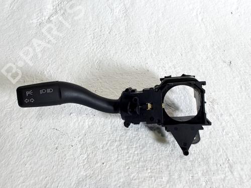 Used Steering column stalk AUDI A4 B7 (8EC) 1.9 TDI (116 hp) 31035866