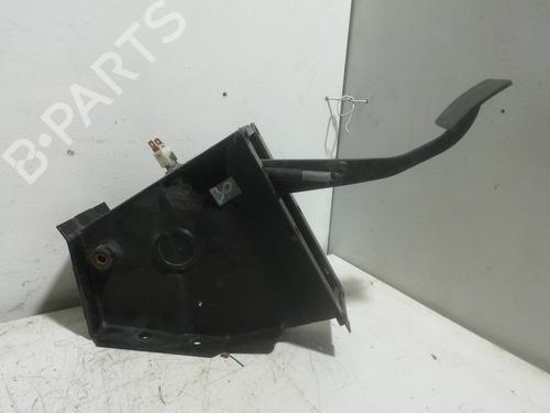 Used Break pedal LAND ROVER DEFENDER Station Wagon (L316) 2.5 Td5 4x4 (L316) (122 hp) 25986714
