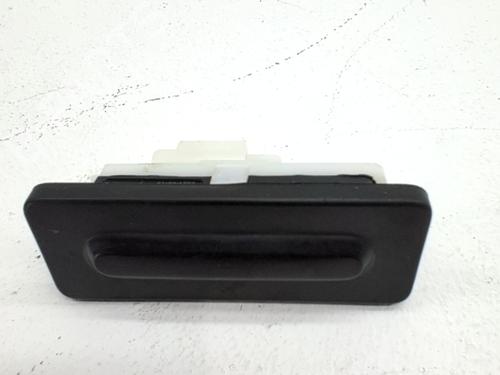 Used Tailgate handle Tailgate handle PEUGEOT 2008 II (UD_, US_, UY_, UJ_, UR_, UC_) 1.5 BlueHDI 110 (UDYHSK) (110 hp) 39400497 39400497
