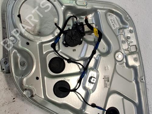 Used Right rear window motor Right rear window motor HYUNDAI SANTA FÉ II (CM) 2.2 CRDi 4x4 (155 hp) 33767256 33767256