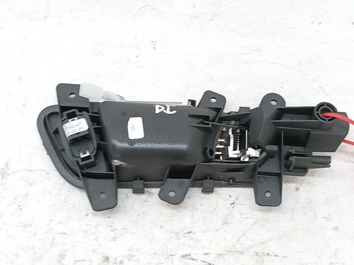 Used Front left interior door handle Front left interior door handle 39557668 39557668