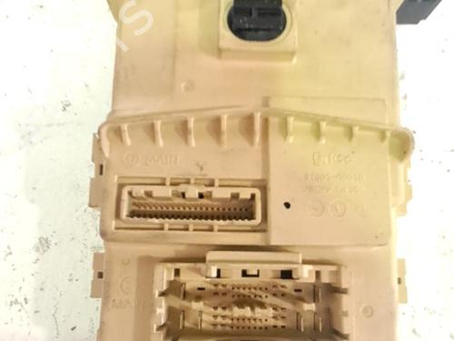 Used Fuse box HYUNDAI i20 III (BC3, BI3) 1.0 T-GDI (101 hp) 30477801