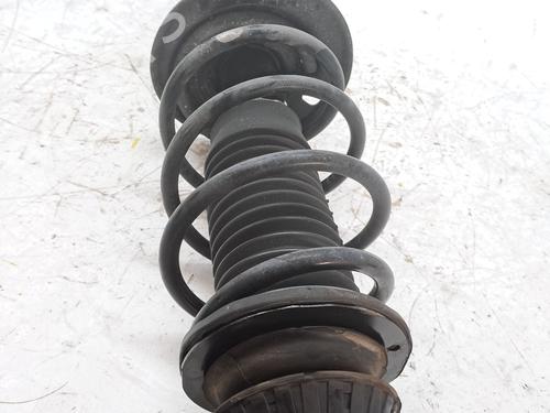 Left front shock absorber TOYOTA YARIS (_P13_) 1.0 (KSP130_, KSP130) | BP23375747M16 