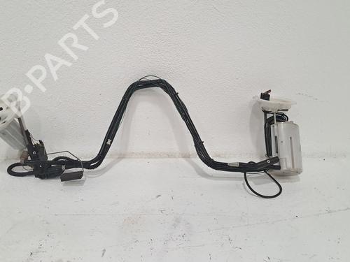 Used Fuel pump BMW 5 (E60) 530 i xDrive (272 hp) 25999366