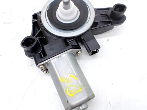 Used Right rear window motor Right rear window motor MERCEDES-BENZ B-CLASS Sports Tourer (W247) B 200 d (247.012) (150 hp) 33765922 33765922