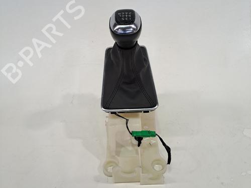 Used Gear lever VOLVO V40 Hatchback (525) D2 (120 hp) 23371411