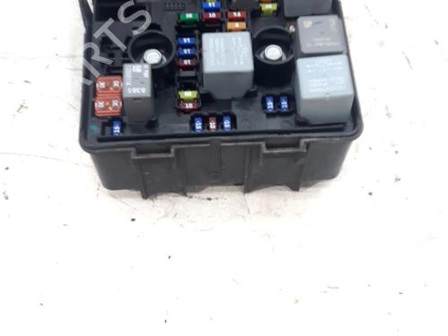 Used Fuse box Fuse box 36666742 36666742