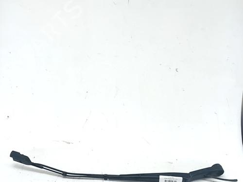 Used Front windshield wiper arm PEUGEOT 308 SW III (FC_, FJ_, FR_, F4_, FN_) BlueHDi 130 (FCYHZL, FCYHZT) (131 hp) 29558782