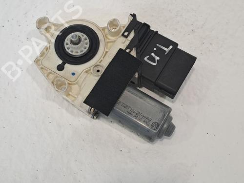 Rudehejsemotor bagstkærm højre SEAT ALTEA (5P1) 1.9 TDI (105 hp) 26675294