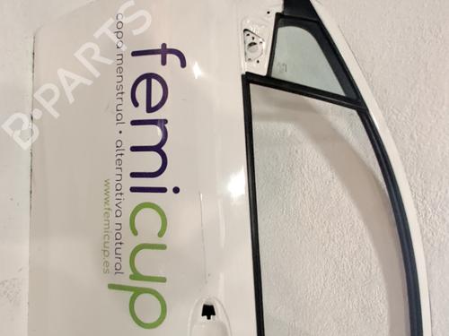 Used Left front door TOYOTA YARIS (_P13_) 1.5 Hybrid (NHP130_, NHP130) (101 hp) 31182299