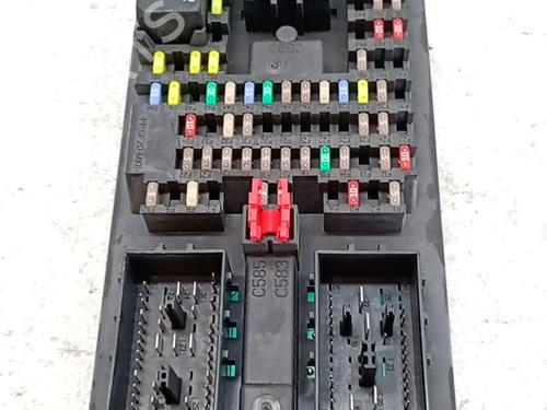 Used Fuse box Fuse box 39401413 39401413