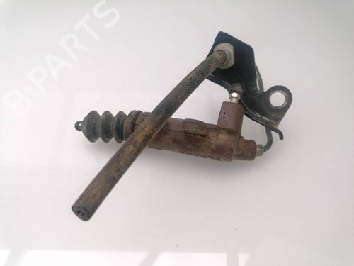 Used Clutch slave cylinder TOYOTA HILUX VIII Pickup (_N1_) 2.4 D 4WD (GUN125_, GUN125R) (150 hp) 26315899