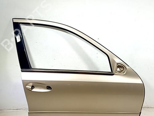 Used Right front door MERCEDES-BENZ E-CLASS (W211) E 270 CDI (211.016) (177 hp) 31580086