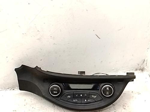 Used Climate control Climate control TOYOTA YARIS (_P9_) 1.4 D-4D (NLP90_, NLP90R) (90 hp) 35771774 35771774