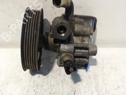 Used Steering pump TOYOTA AVENSIS Saloon (_T25_) 2.0 D-4D (CDT250_, CDT250R) (116 hp) 25458506