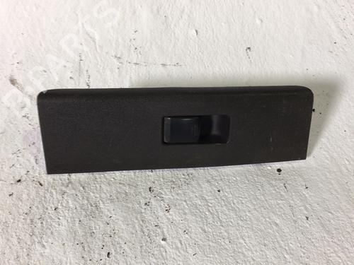 Used Right front window switch Right front window switch 38990602 38990602