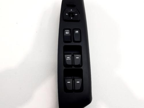 Used Left front window switch HYUNDAI ix35 (LM, EL, ELH) 2.0 CRDi (136 hp) 31369458