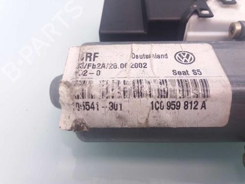 Portierruitmotor rechtsachter SEAT LEON (1M1) 1.8 20V T (180 hp) 23457796