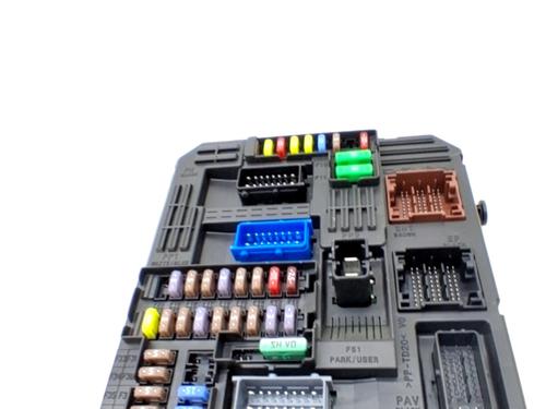 Used Fuse box OPEL CROSSLAND X / CROSSLAND (P17, P2QO) 1.6 Turbo D (75) (99 hp) 32107196