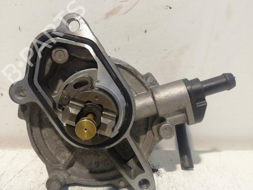 Used Vacuum pump KIA CEE'D Hatchback (ED) 1.6 CRDi 90 (90 hp) 26538111