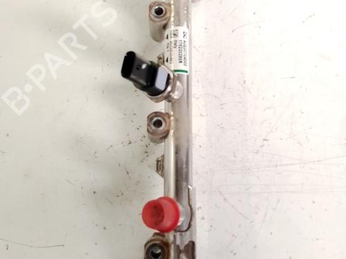 Used Injection rail RENAULT CAPTUR II (HF_) TCe 130 (HFMF) (131 hp) 31580204