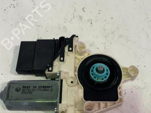 Used Right rear window motor Right rear window motor VW GOLF VI (5K1) 1.6 TDI (90 hp) 33765027 33765027
