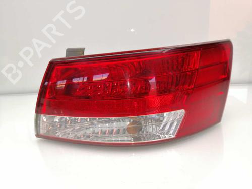 Used Right taillight HYUNDAI SONATA V (NF) 2.0 CRDi (140 hp) 23443267