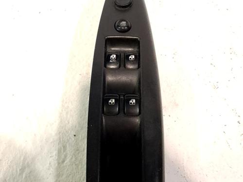 Mando elevalunas delantero izquierdo DAEWOO NUBIRA Saloon (J150) 1.6 16V (106 hp) 32257982