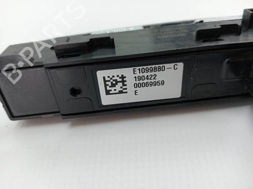 Used Switch RENAULT MEGANE IV Hatchback (B9A/M/N_) 1.3 TCe 160 (B9NC) (159 hp) 23350531