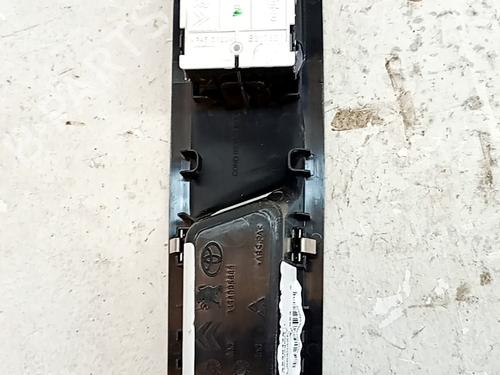 Left front window switch CITROËN JUMPY III Van (V_) 2.0 BlueHDi 145 4x4 | BP35721702I27 - Image 4