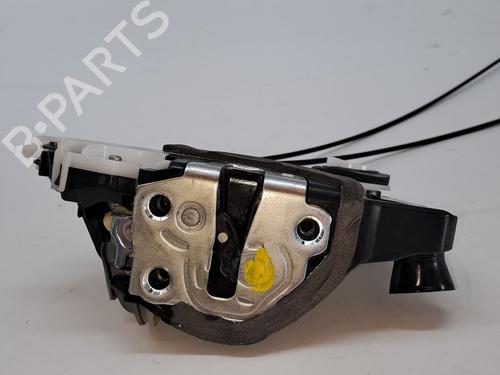 Used Front right lock TOYOTA YARIS (_P13_) 1.5 Hybrid (NHP130_, NHP130) (101 hp) 23366463
