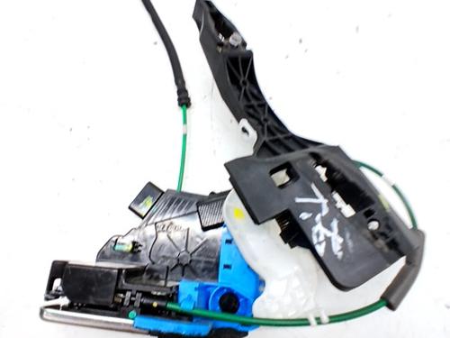 Fechadura trás esquerda HYUNDAI i30 (GD) 1.4 CRDi (90 hp) 30622521