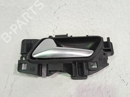 Used Front left interior door handle OPEL CORSA F (P2JO) 1.2 (68) (101 hp) 28037636