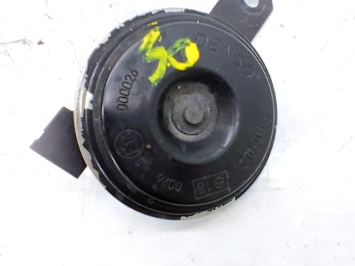 horn-toyota-c-hr-_x1_-2016-33815625 main image