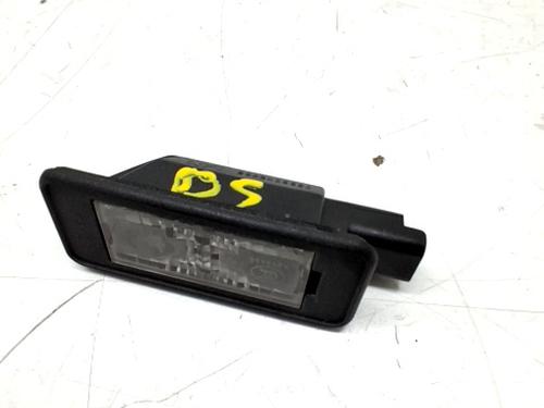 Nummerpladelys PEUGEOT 3008 II SUV (MC_, MR_, MJ_, M4_) 1.5 BlueHDi 130 (131 hp) 30270576