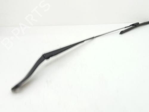 Used Front windshield wiper arm RENAULT CLIO V (B7_) 1.0 TCe 90 (B7MT) (91 hp) 28957789