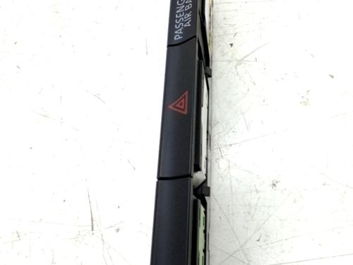 Bouton de warning VW PASSAT B8 (3G2, CB2) 2.0 TDI (150 hp) 32106326