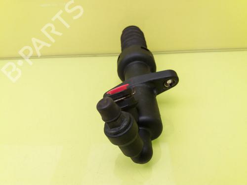 Used Clutch slave cylinder PEUGEOT 407 (6D_) 2.0 HDi 135 (6DRHRH, 6DRHRE, 6DRHRG, 6DRHRJ) (136 hp) 24130013
