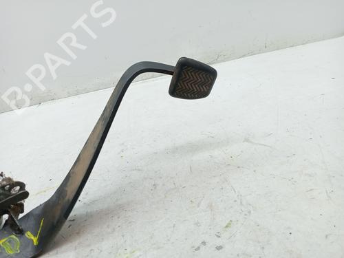 Clutch pedal TOYOTA RAV 4 III (_A3_) 2.2 D 4WD (ALA30_, ALA30R) | BP23356513I13 