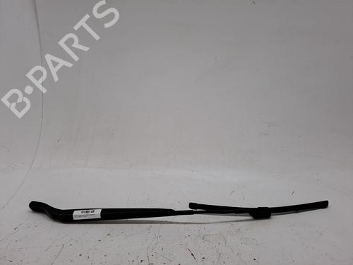 Used Front windshield wiper arm OPEL CORSA F (P2JO) 1.2 MHEV (101 hp) 27653334