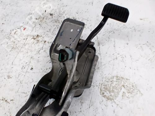 Used Break pedal Break pedal LYNK & CO 01 PHEV (261 hp) 39740320 39740320