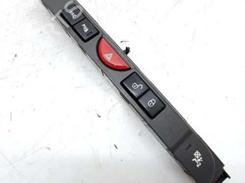 Used Warning switch LAND ROVER DISCOVERY III (L319) 2.7 TD 4x4 (190 hp) 30561293