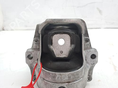 Used Engine mount AUDI Q5 (8RB) 2.0 TDI quattro (170 hp) 25998667