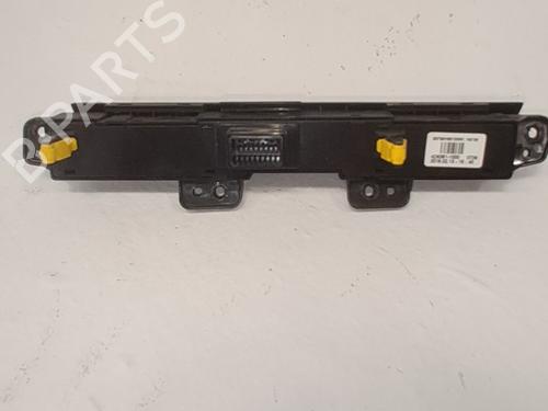 Warning switch KIA STONIC (YB) 1.0 T-GDi | BP38418025I22 - Image 2