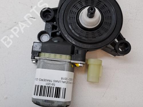 Rudehejsemotor bagstkærm venstre KIA CEED (CD) 1.0 T-GDI (120 hp) 23942392