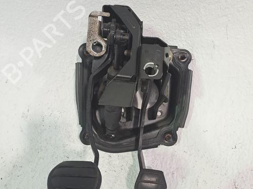 Kløtsj RENAULT SCÉNIC I MPV (JA0/1_, FA0_) 1.9 dCi RX4 (102 hp) 24608578