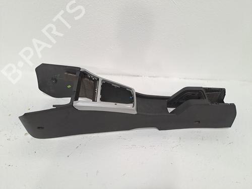 Used Middle console OPEL ASTRA H GTC (A04) 1.9 CDTi (L08) (150 hp) 24402621