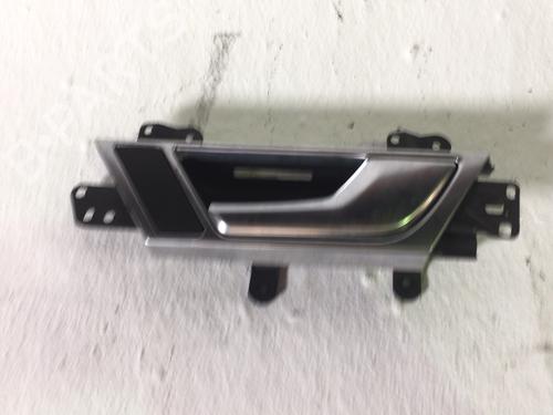 Used Front right interior door handle Front right interior door handle 38991094 38991094