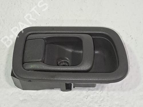 Poignée intérieure arrière gauche NISSAN NAVARA Platform/Chassis (D22) 2.5 Di (133 hp) 23976390